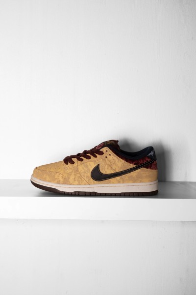 Nike SB Dunk Low Pro Celestial gold/black-dar