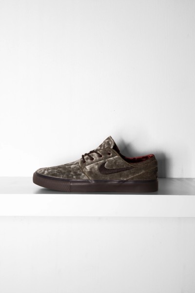 Nike SB Zoom Janoski OG+ SE olive velvet brow